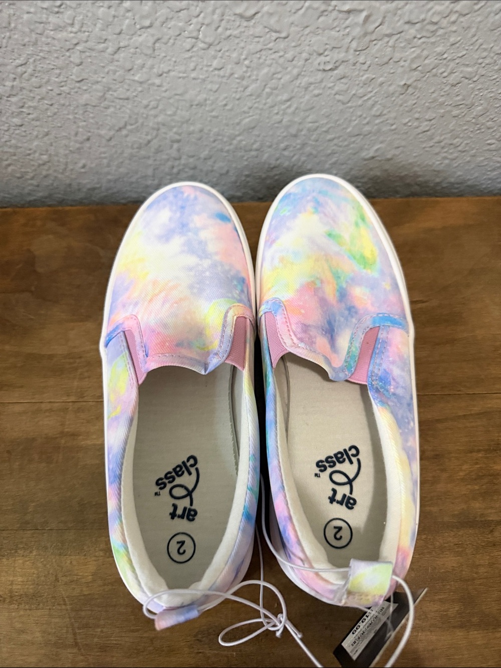 Art Class Kids Tie-Dye Pastel Slip-On Sneakers - size 2 - Picture 4 of 5